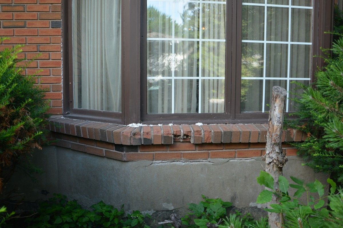 Spalling brick before after Ottawa