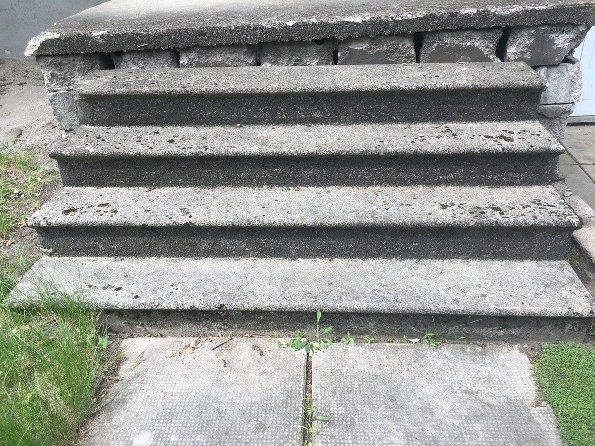 Steps and landing repair Ottawa, before and after