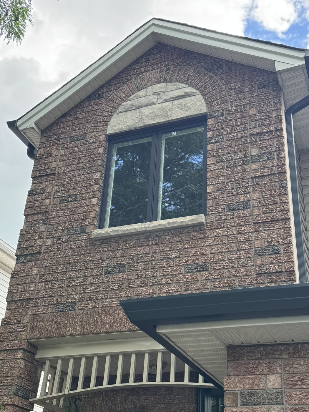 Natural stone window arch and sill, Ottawa