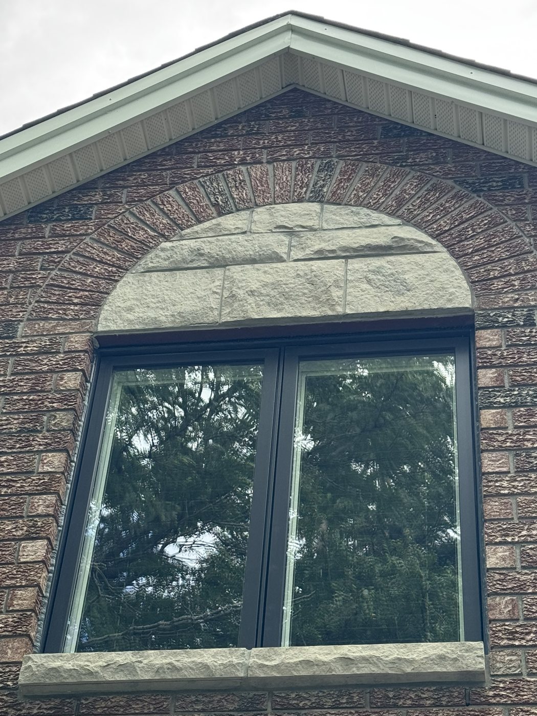Natural stone window arch and sill, Ottawa